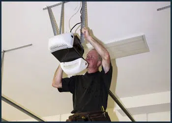 Garage Doors Store Repairs New York, NY 212-918-5374 - cont-gdr-door-opener-08m