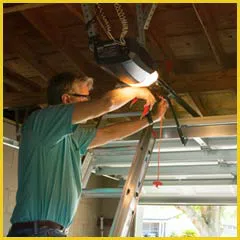 Garage Doors Store Repairs New York, NY 212-918-5374 - side-opener-08m